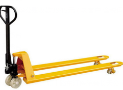 Potential safety hazards of overloading hydraulic forklifts