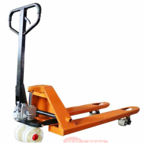 How many years does the polyurethane wheel of a manual hydraulic transport vehicle have a service life